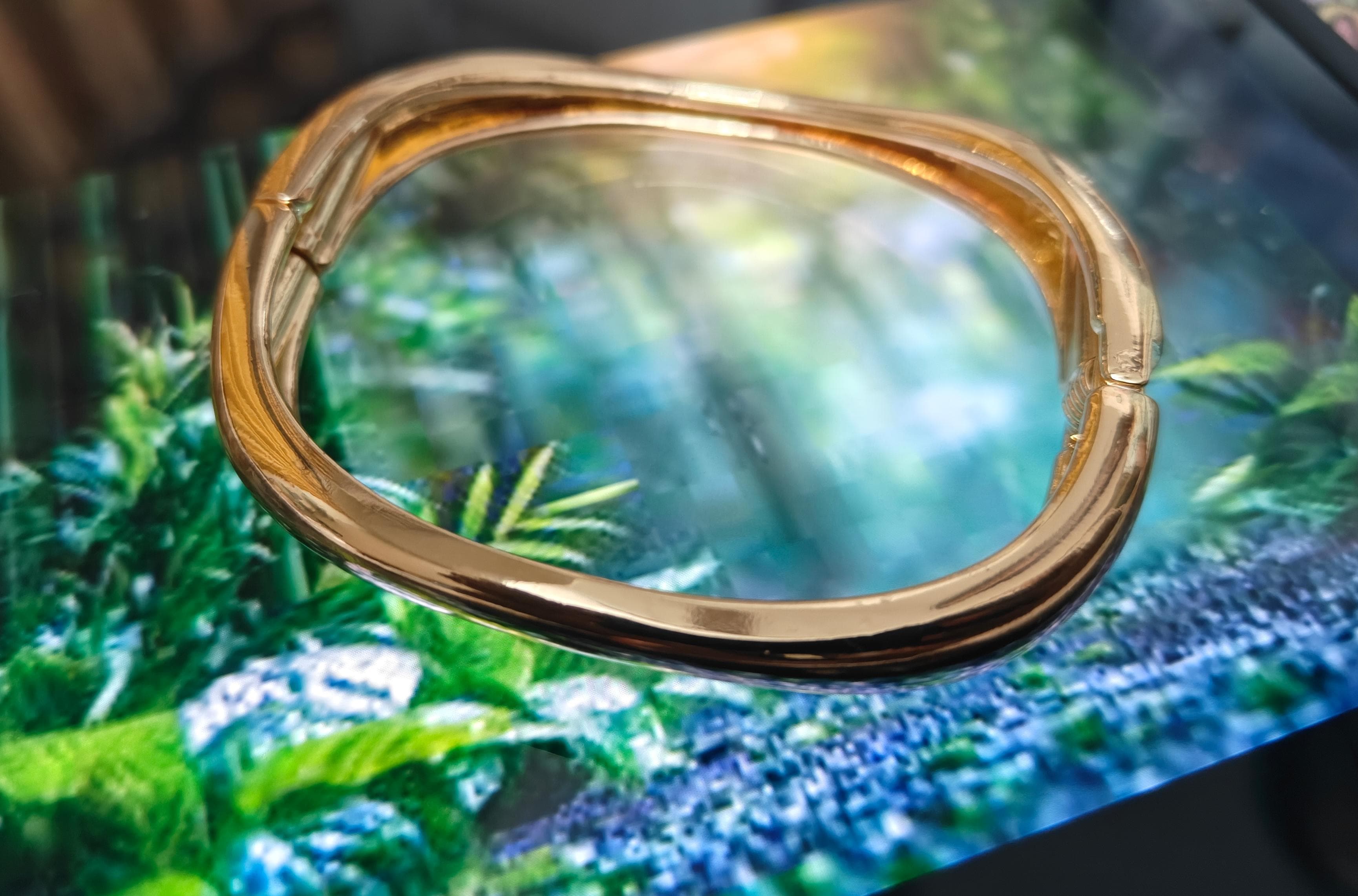 Elegant Gold Bracelet