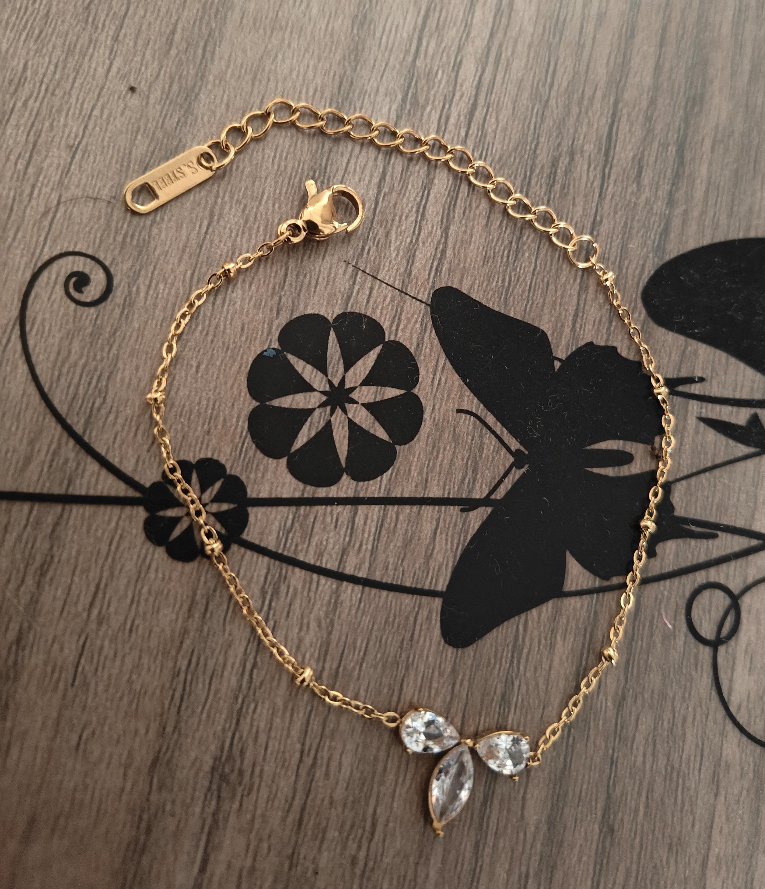 Elegant Gold Bracelet