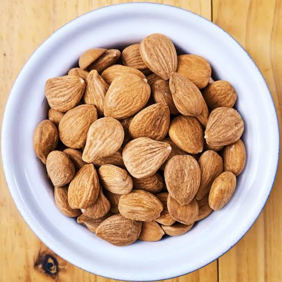 Apricot Kernels- خوبانی بیج