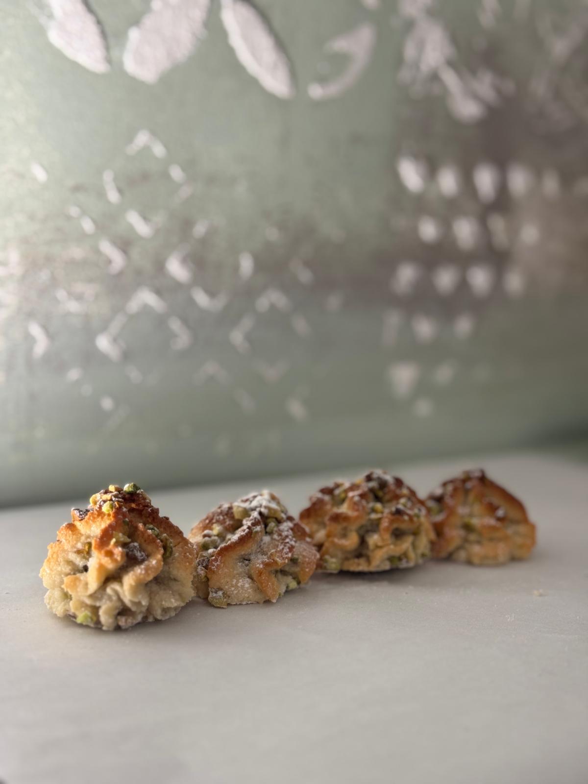 Paste di mandorla con granella di pistacchio