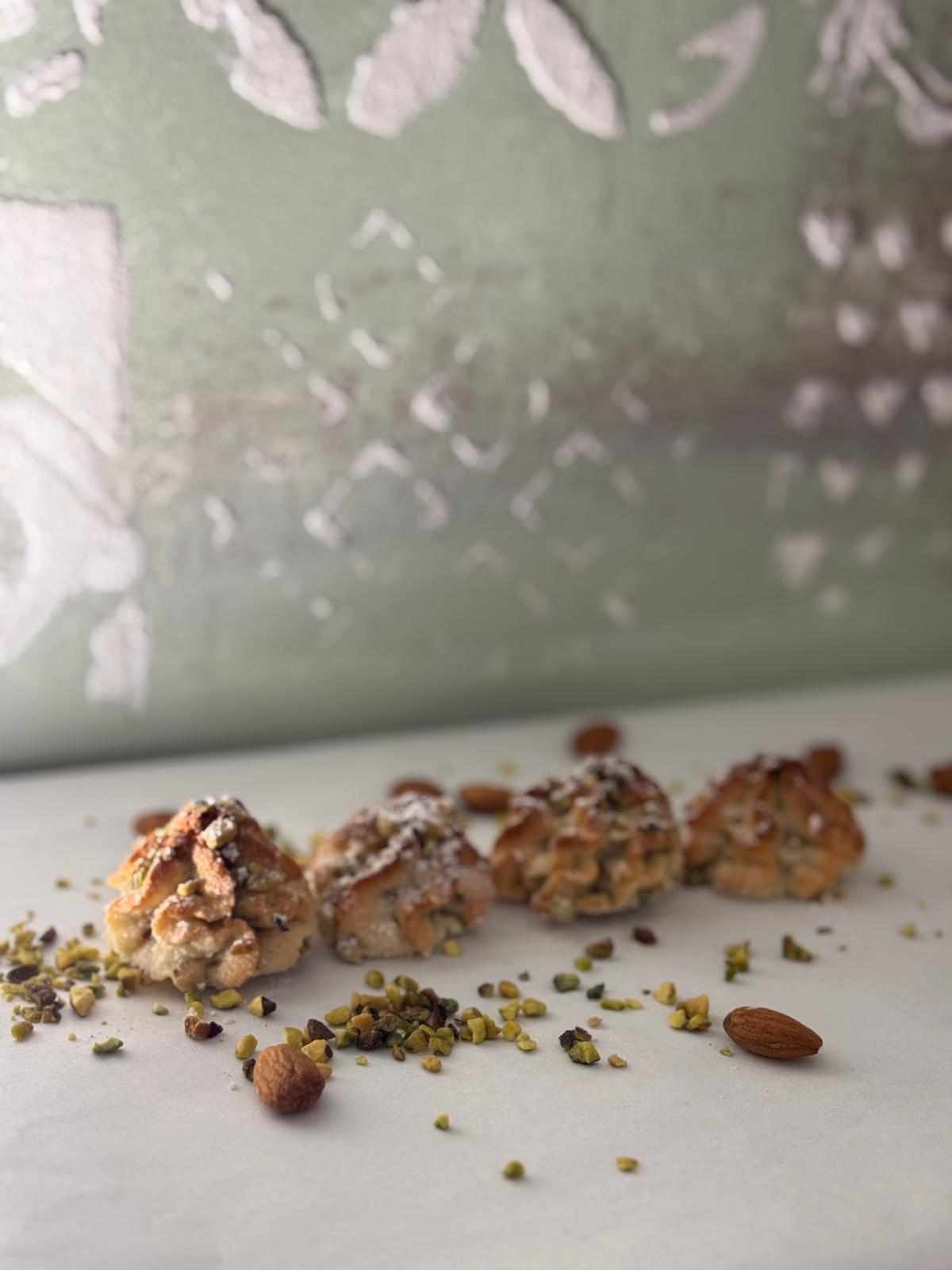 Paste di mandorla con granella di pistacchio