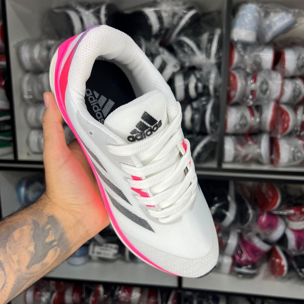 Tênis adidas branco e rosa