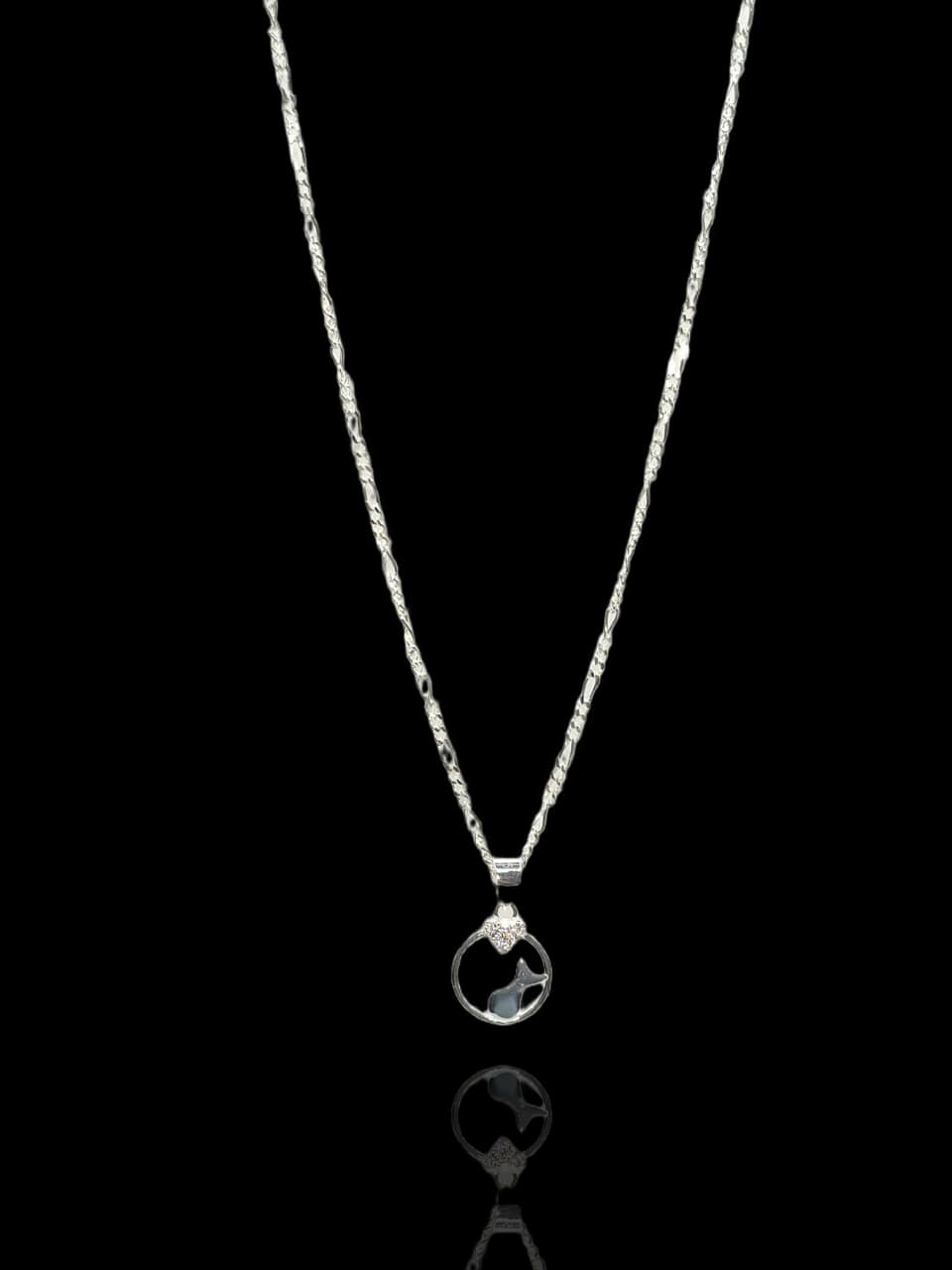 Collar de plata con dije de gato