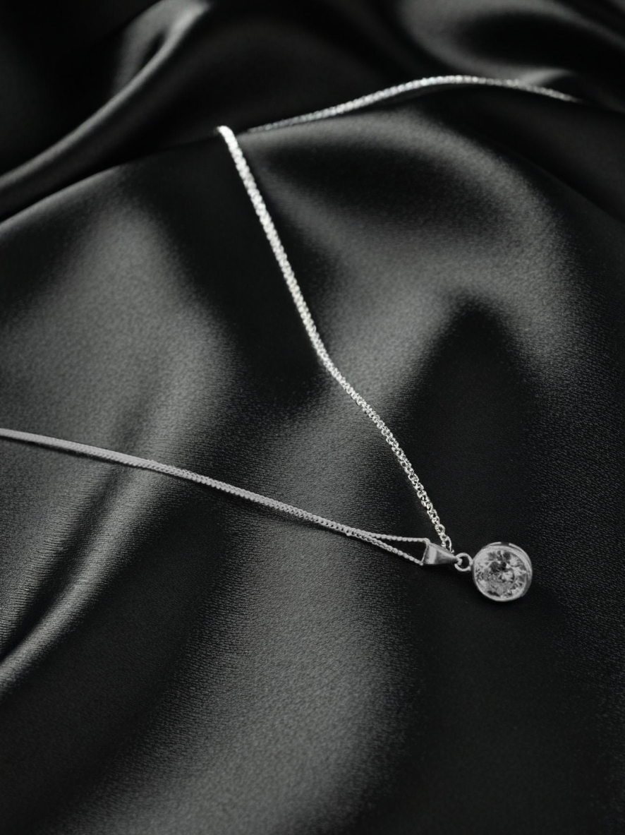 Collar de plata con zirconia