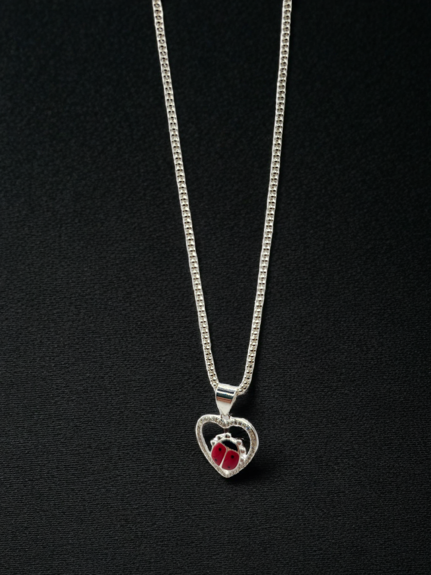 Collar con dije de mariquita