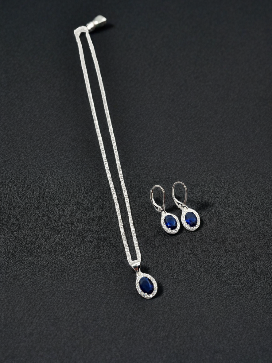 Collar de plata con zafiro azul