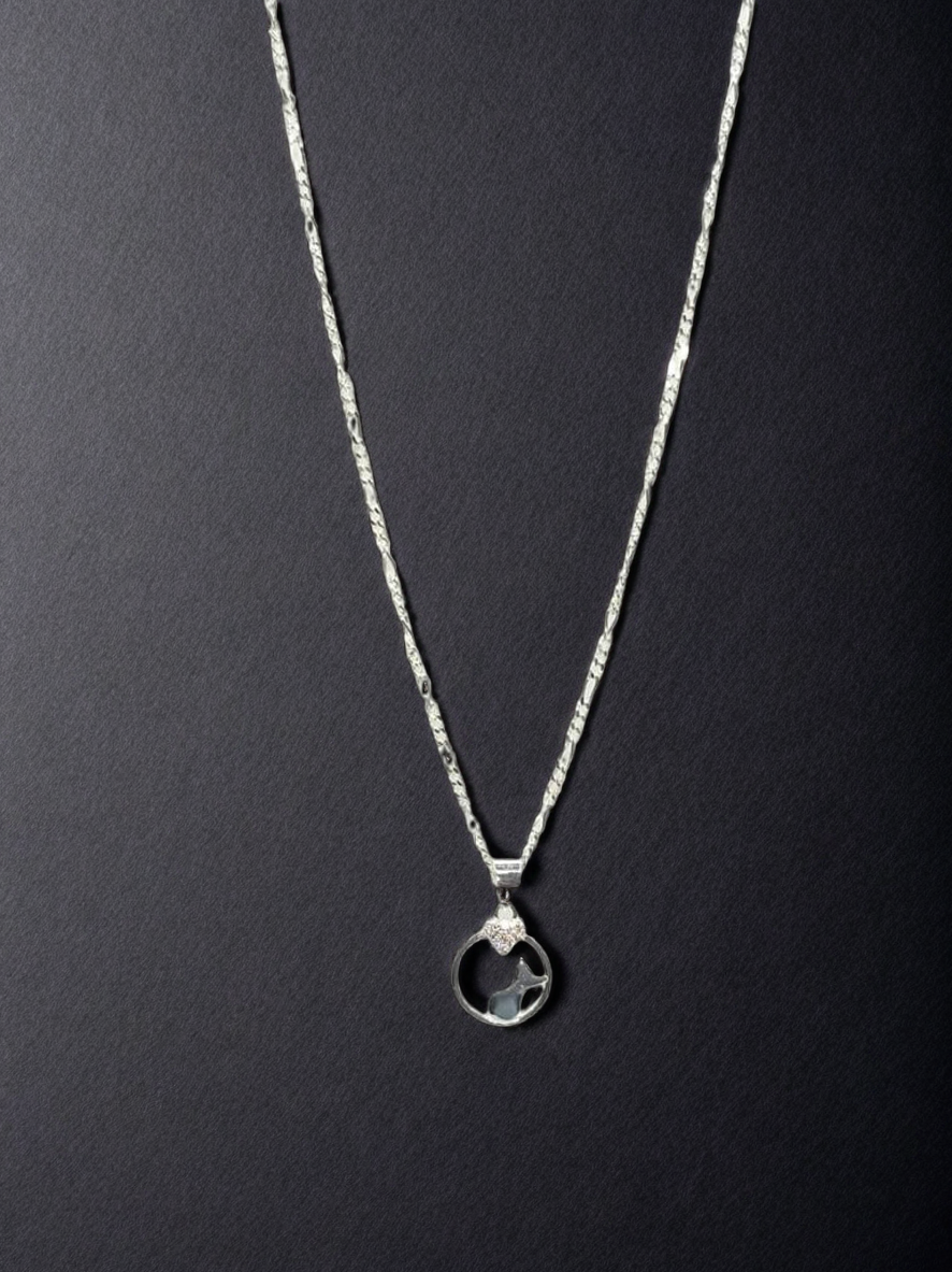 Collar de plata con dije de gato