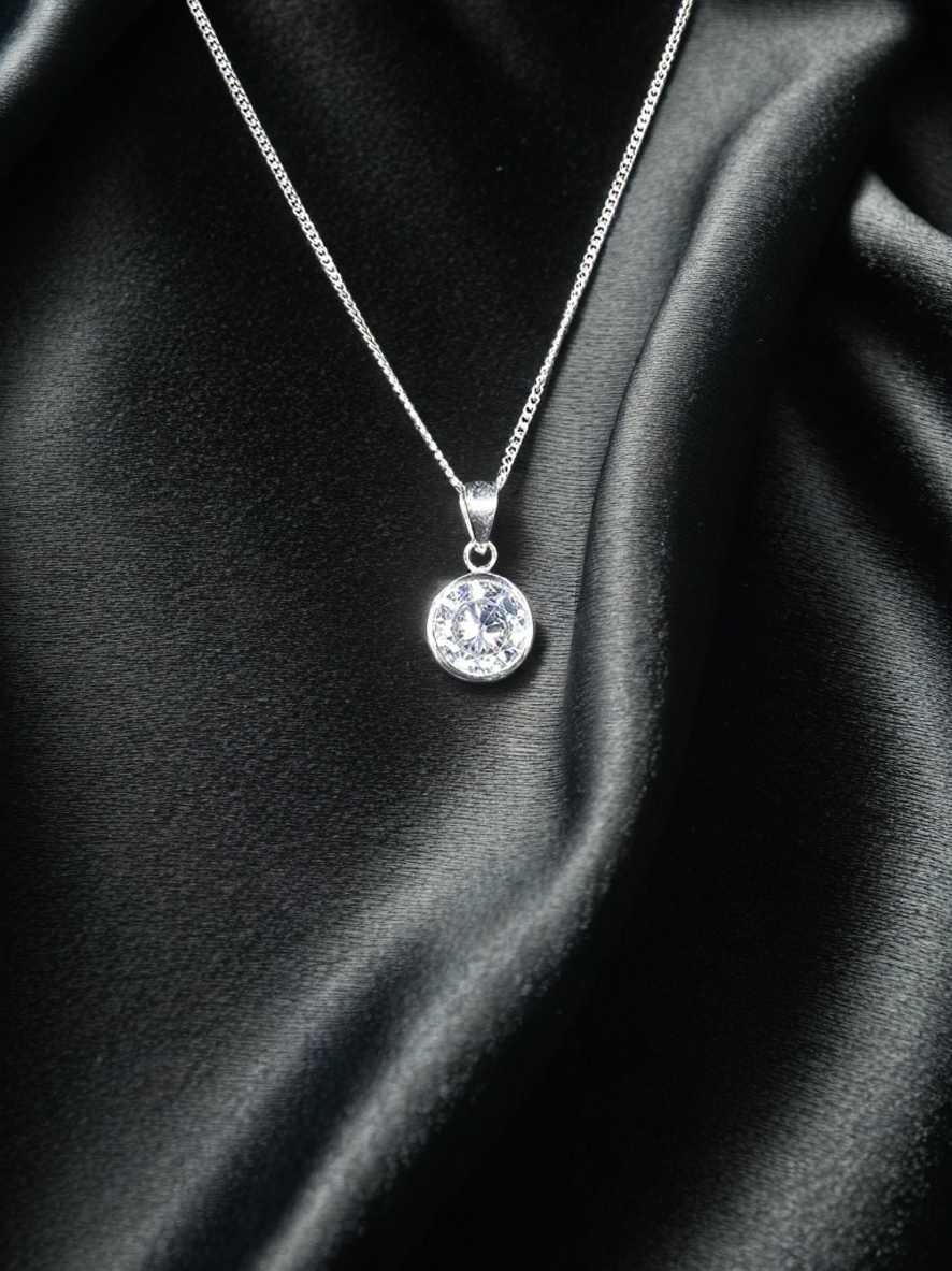 Collar de plata con zirconia