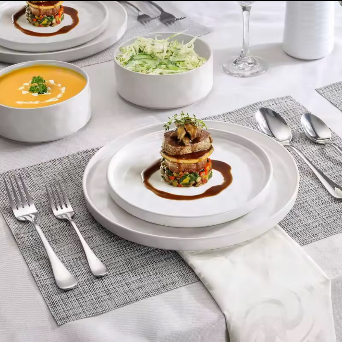 🍽️ White Stoneware Dinnerware Set – Modern Minimalist Collection