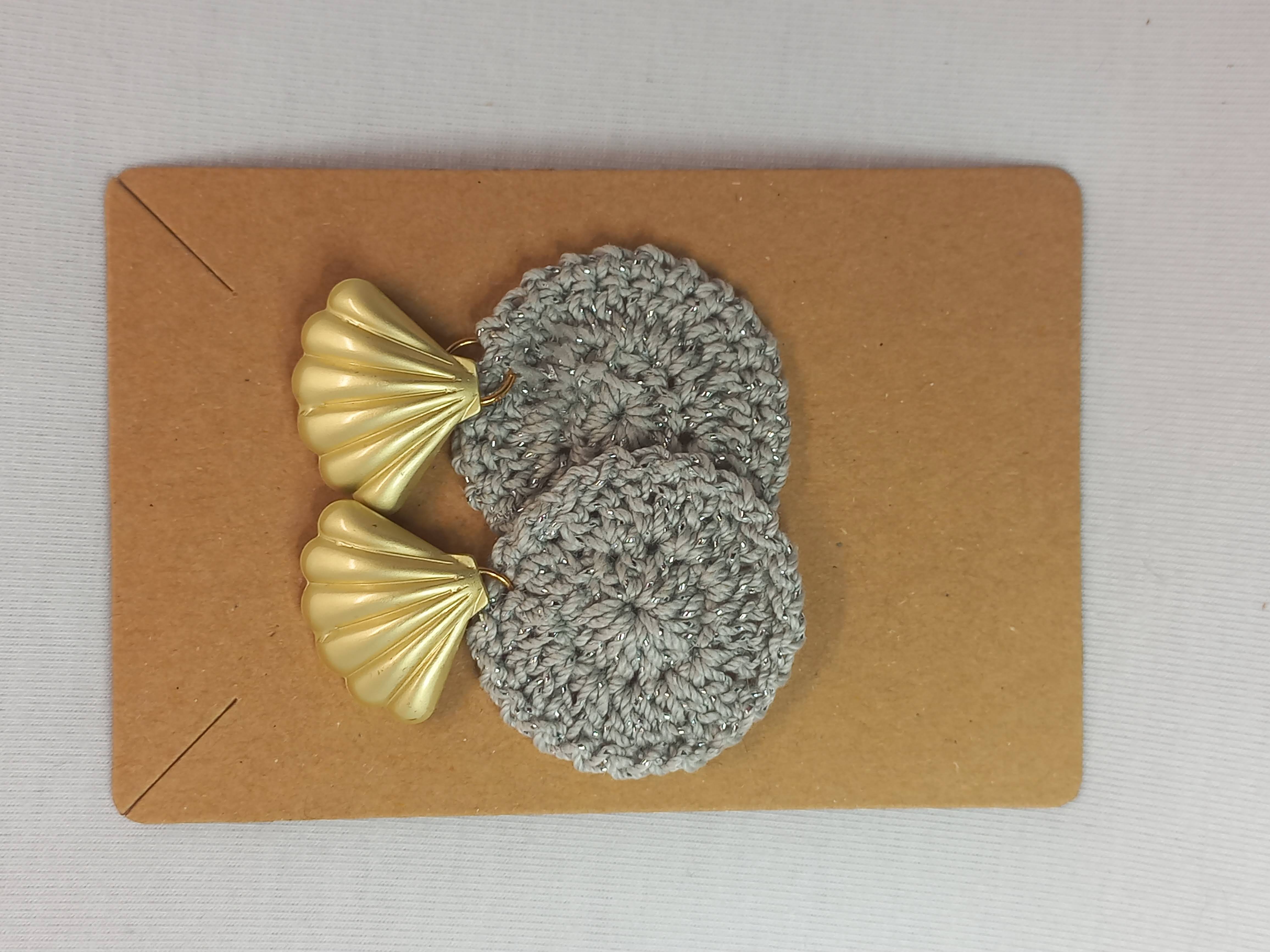 Aretes artesanales de ganchillo