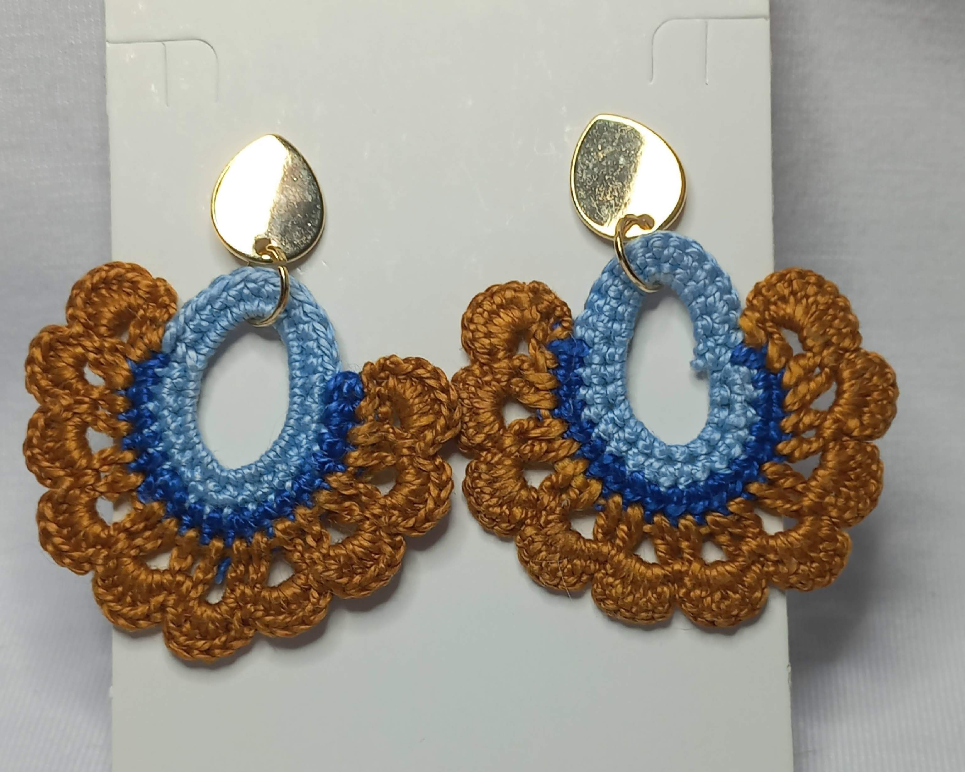 Pendientes artesanales de ganchillo