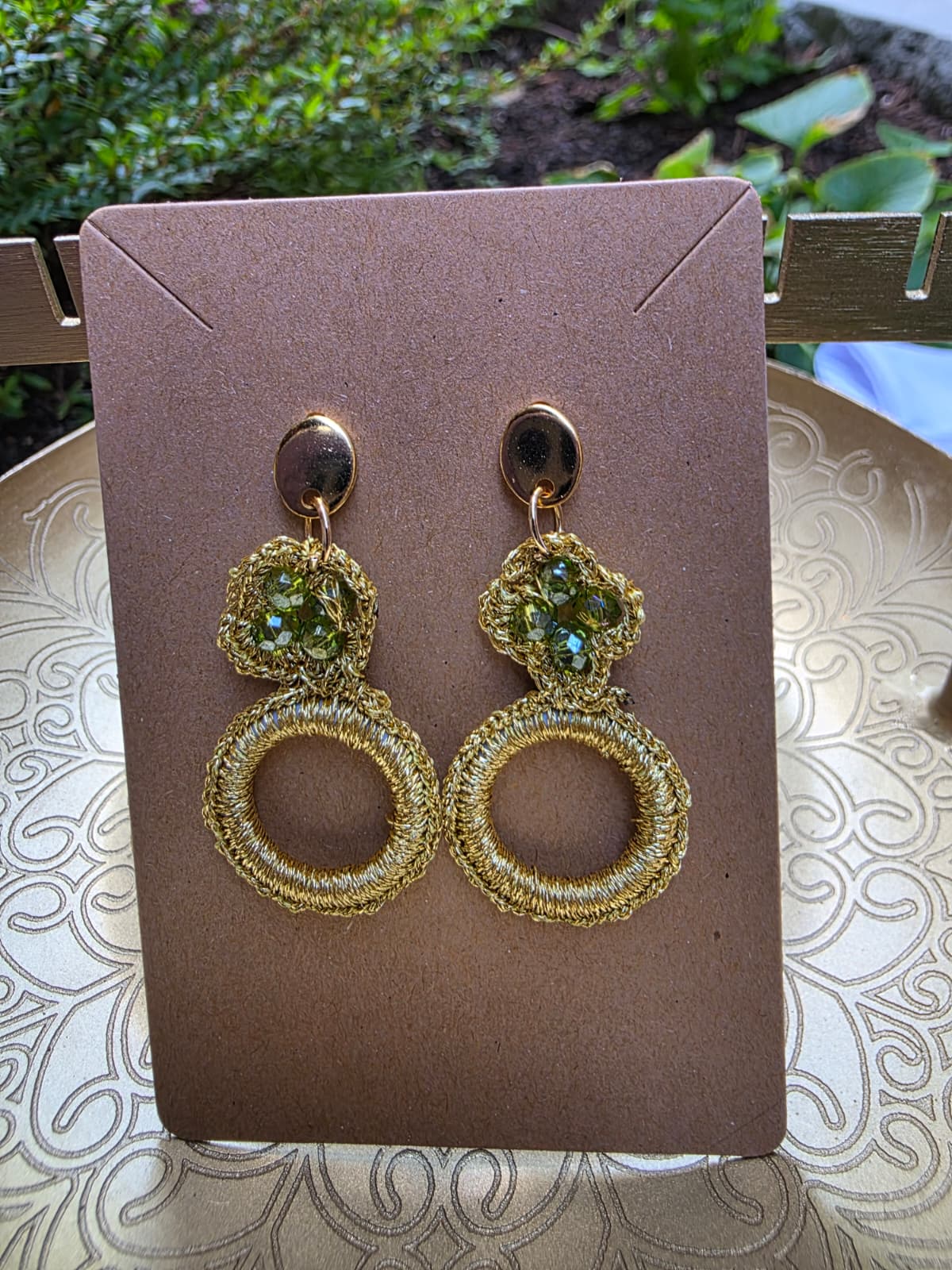 Pendientes artesanales dorados