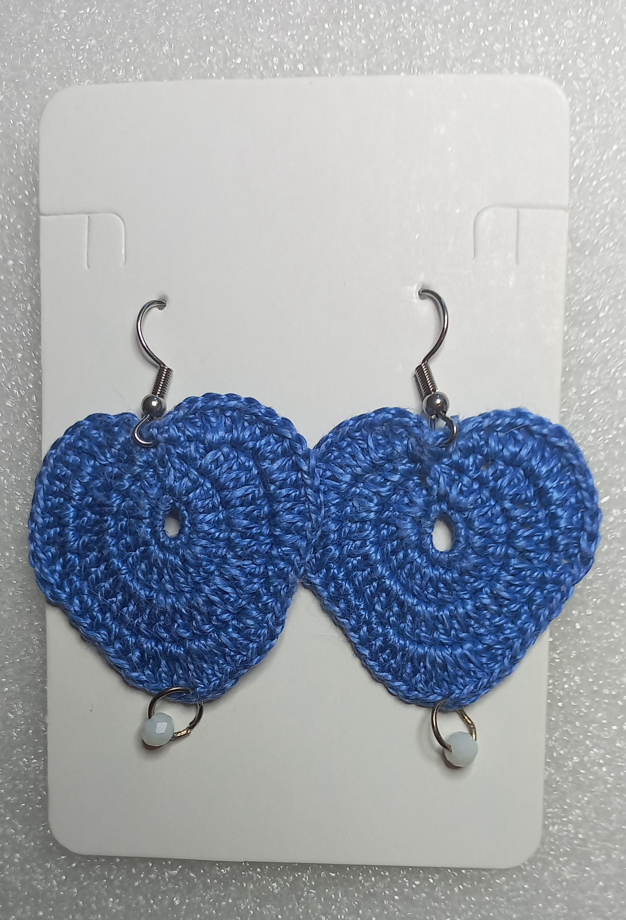 Aretes de corazón tejidos a mano