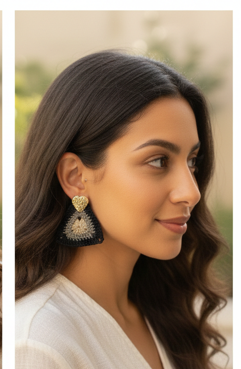 Modern geometry meets artisanal soul!                 Aretes Triángulo Artesanales