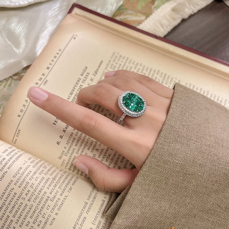 Vintage-Style Elegant Ring for Women