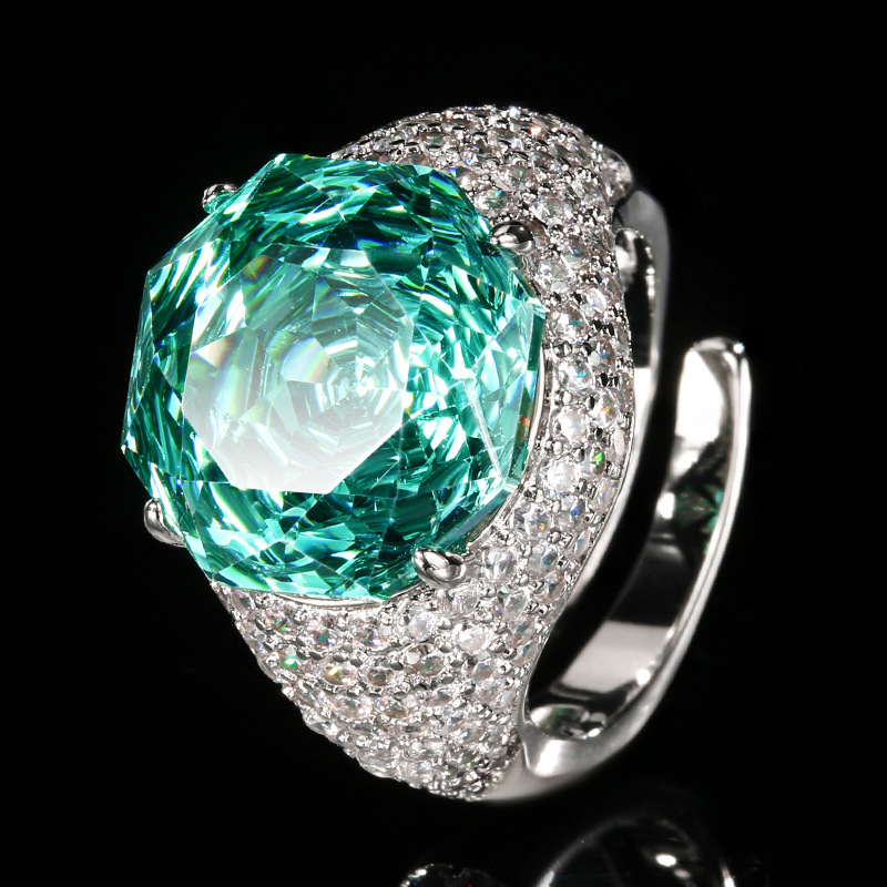 Modern Emerald Green Crystal Ring