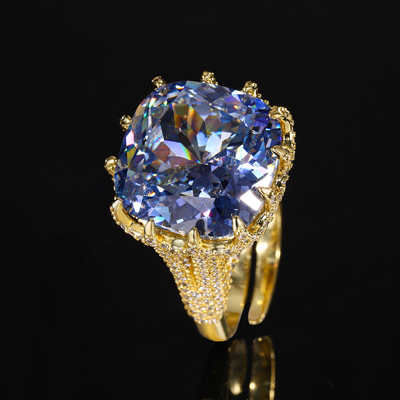 Luxury gift Gold ring with blue gemstone