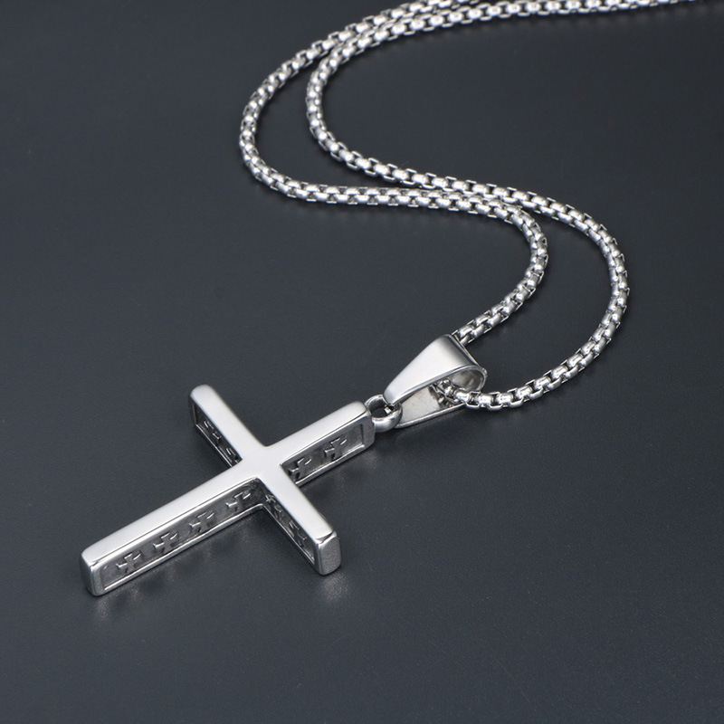 Retro Exquisite Religious Cross Pendant Necklace - Stylish Accessory