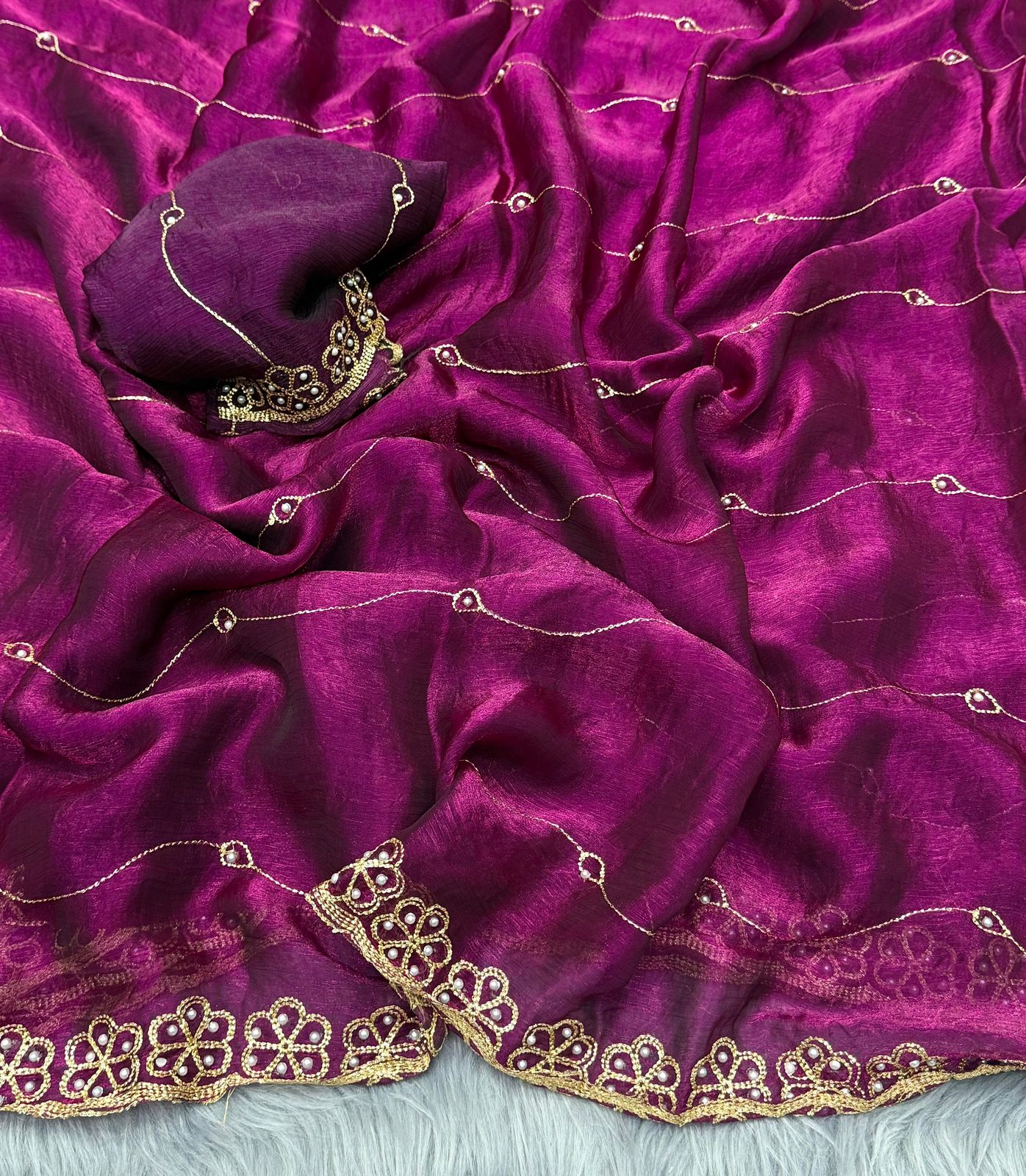 Space silk fabric with embroidary c pallu work