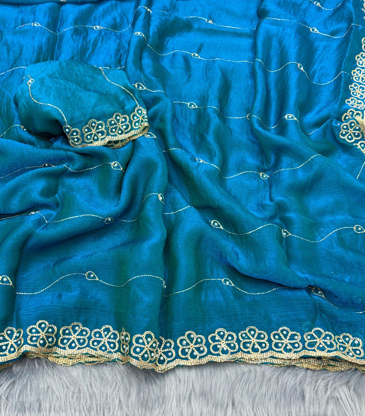 Space silk fabric with embroidary c pallu work