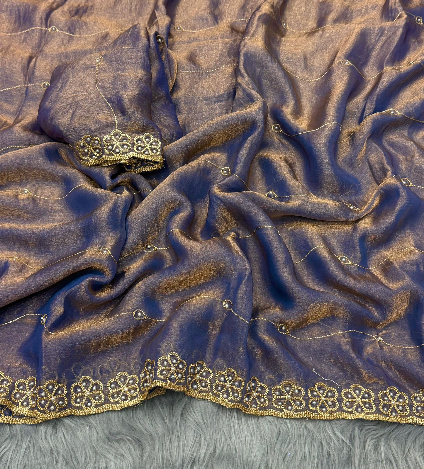 Space silk fabric with embroidary c pallu work