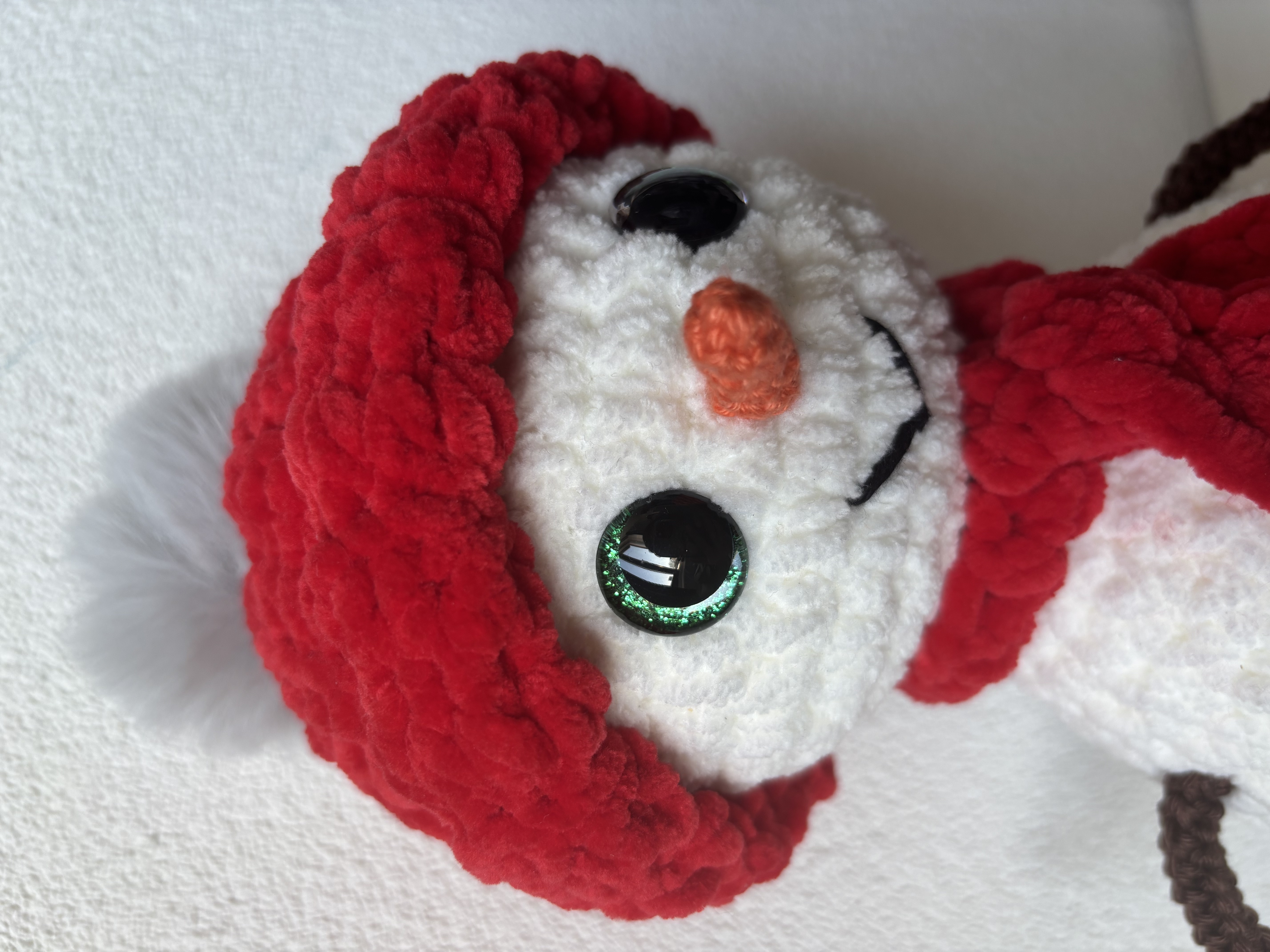 Gehaakte sneeuwpop knuffel