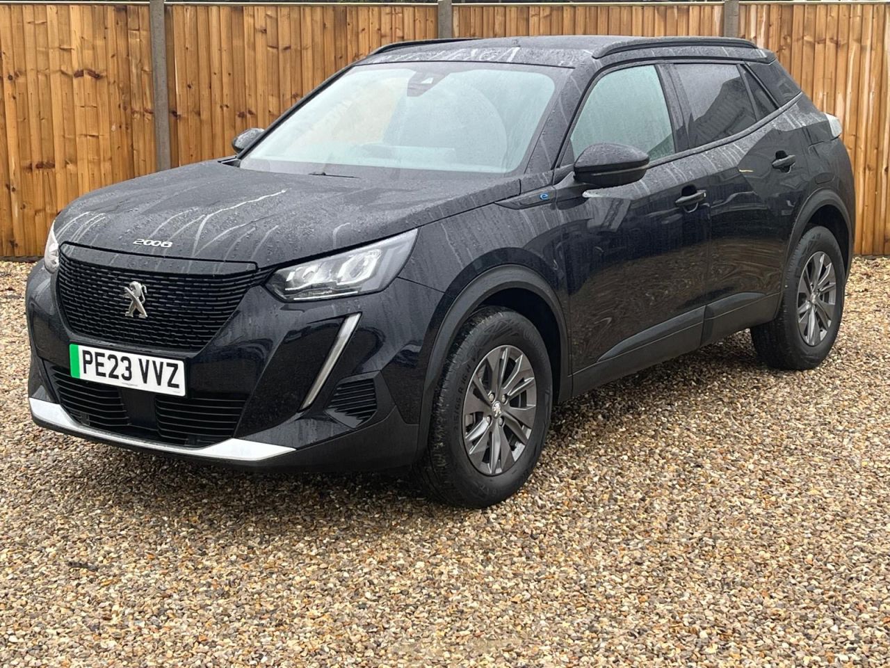 PEUGEOT E-2008