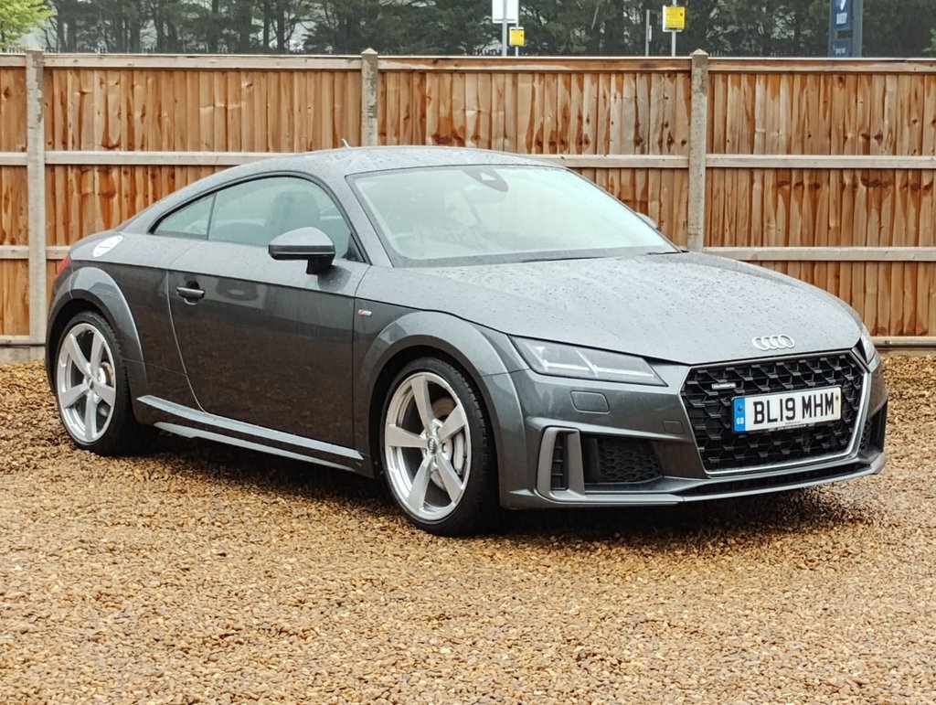 AUDI TT