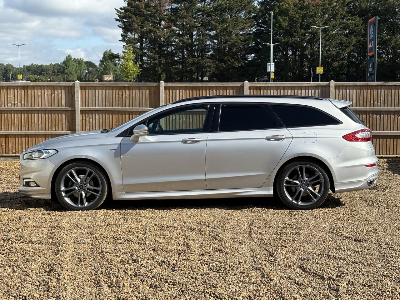 FORD MONDEO