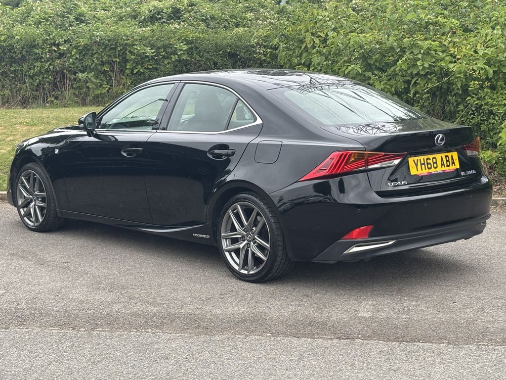 LEXUS IS