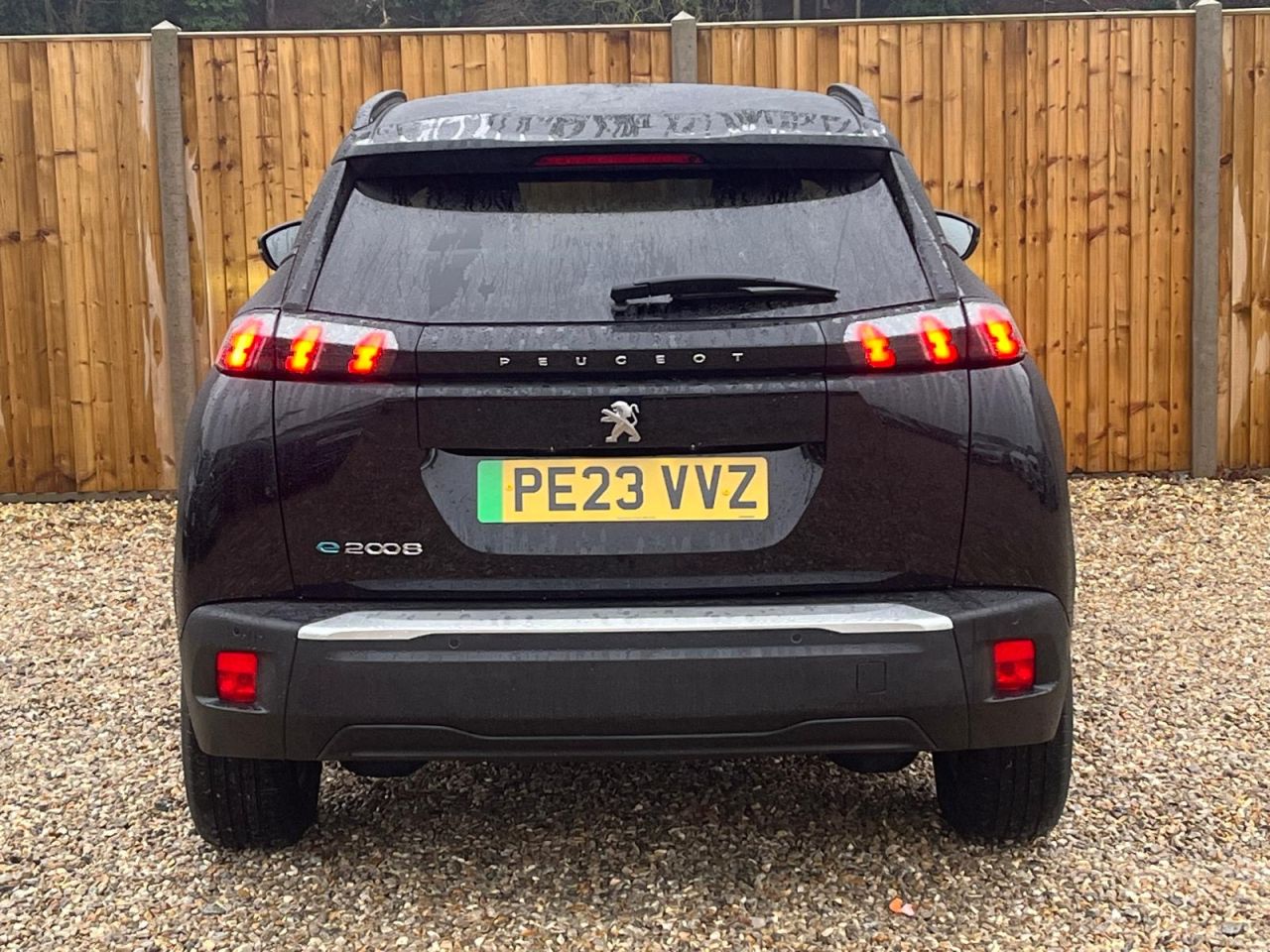PEUGEOT E-2008