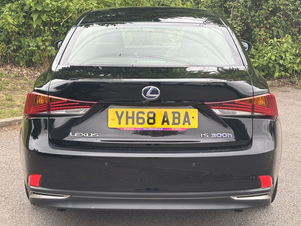 LEXUS IS