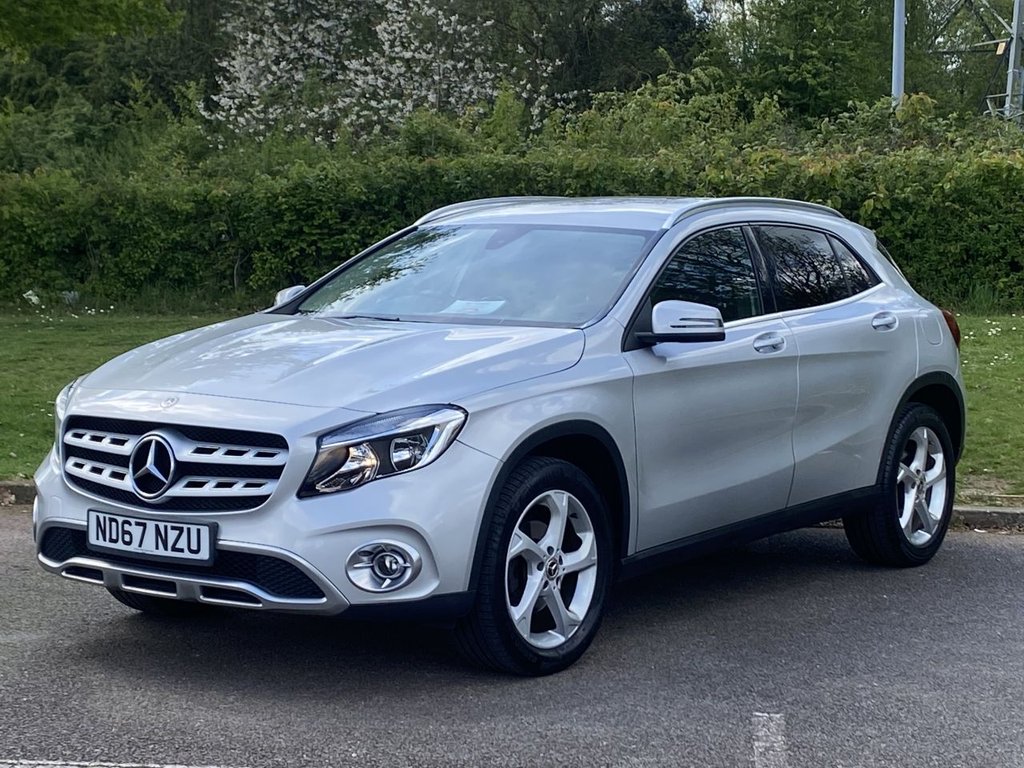 MERCEDES-BENZ GLA
