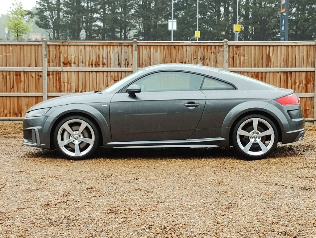 AUDI TT