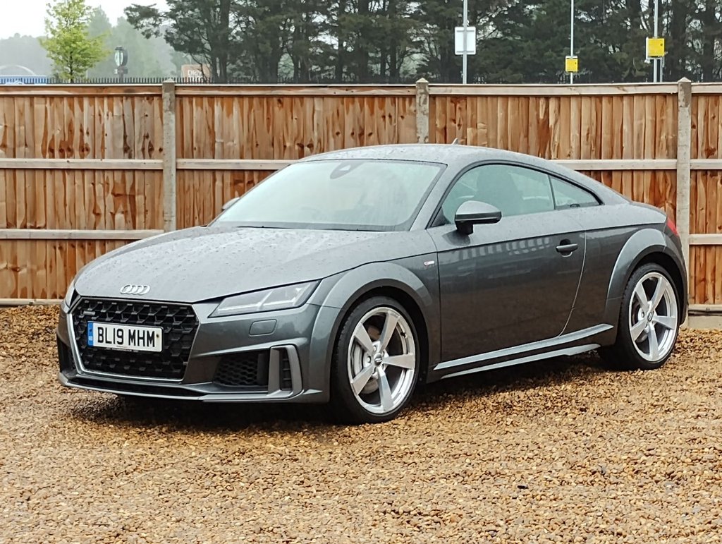 AUDI TT