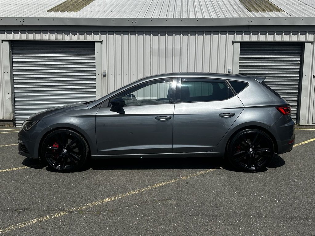SEAT LEON