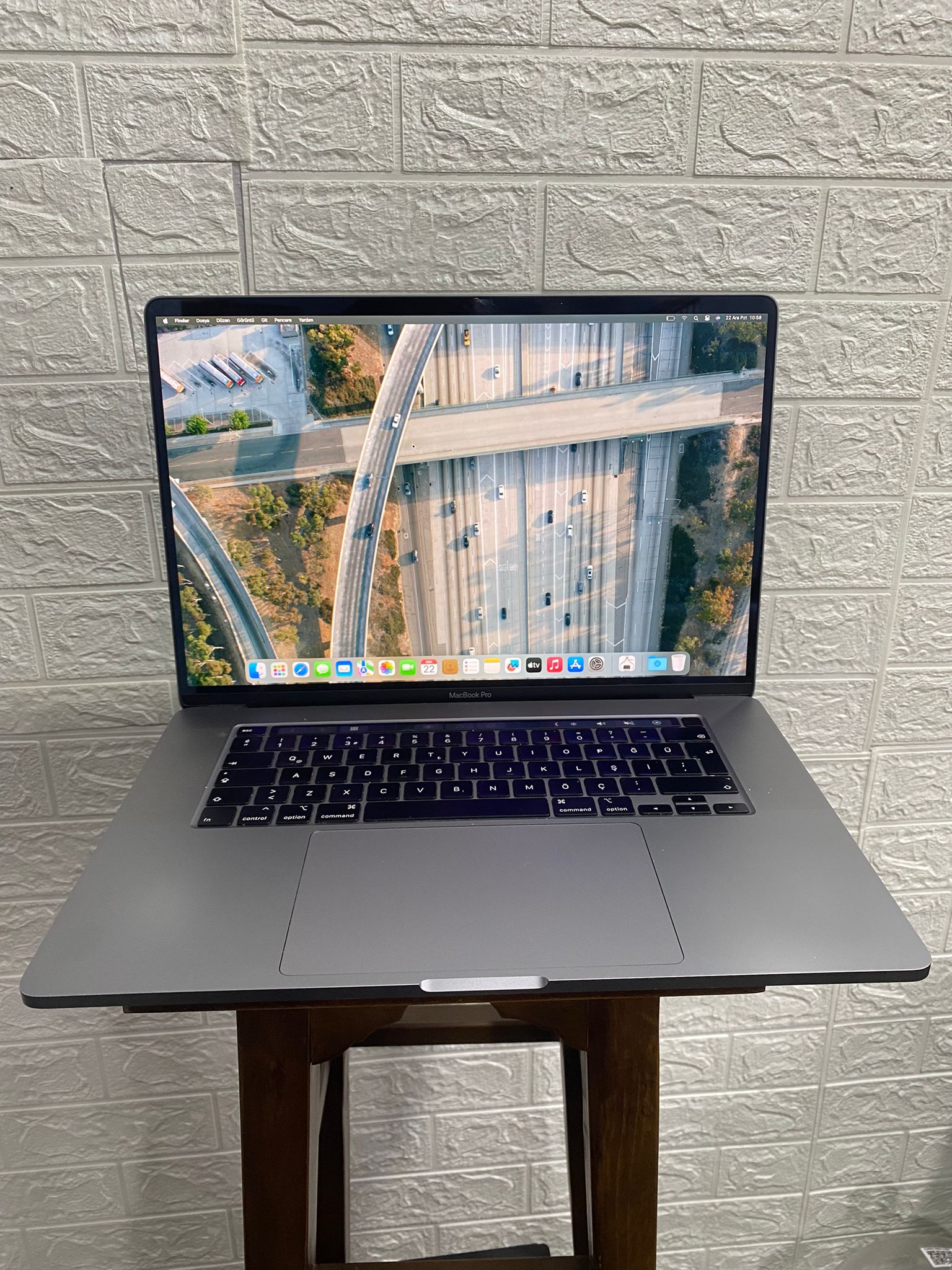 Apple MacBook Pro A2141 2019 İ9 32GB RAM 500GB SSD 5300M 4GB 16"