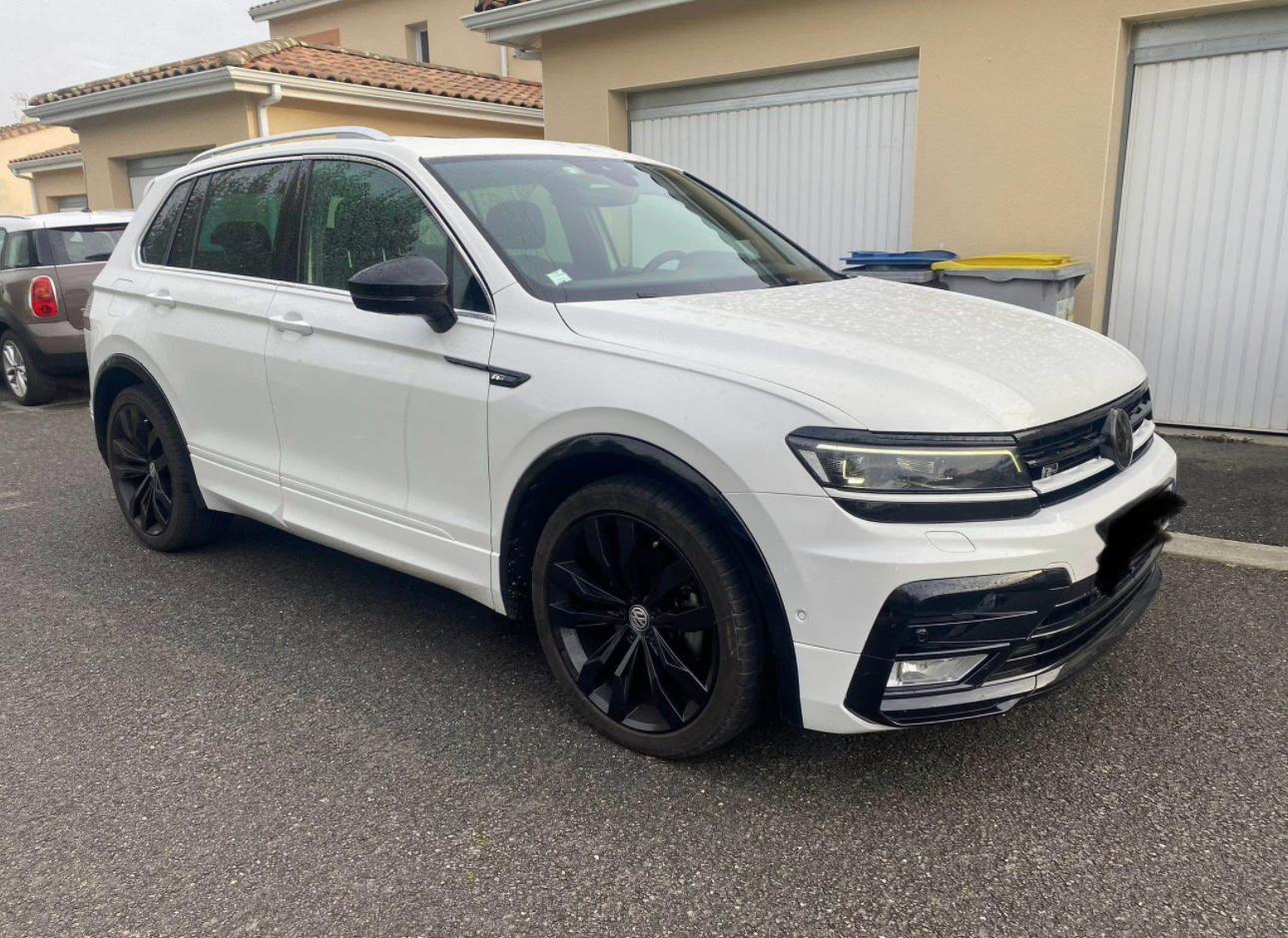 VOLKSWAGEN  TIGUAN
