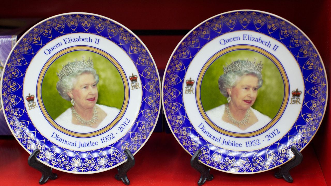 Queen Elizabeth II Commemorative Plates