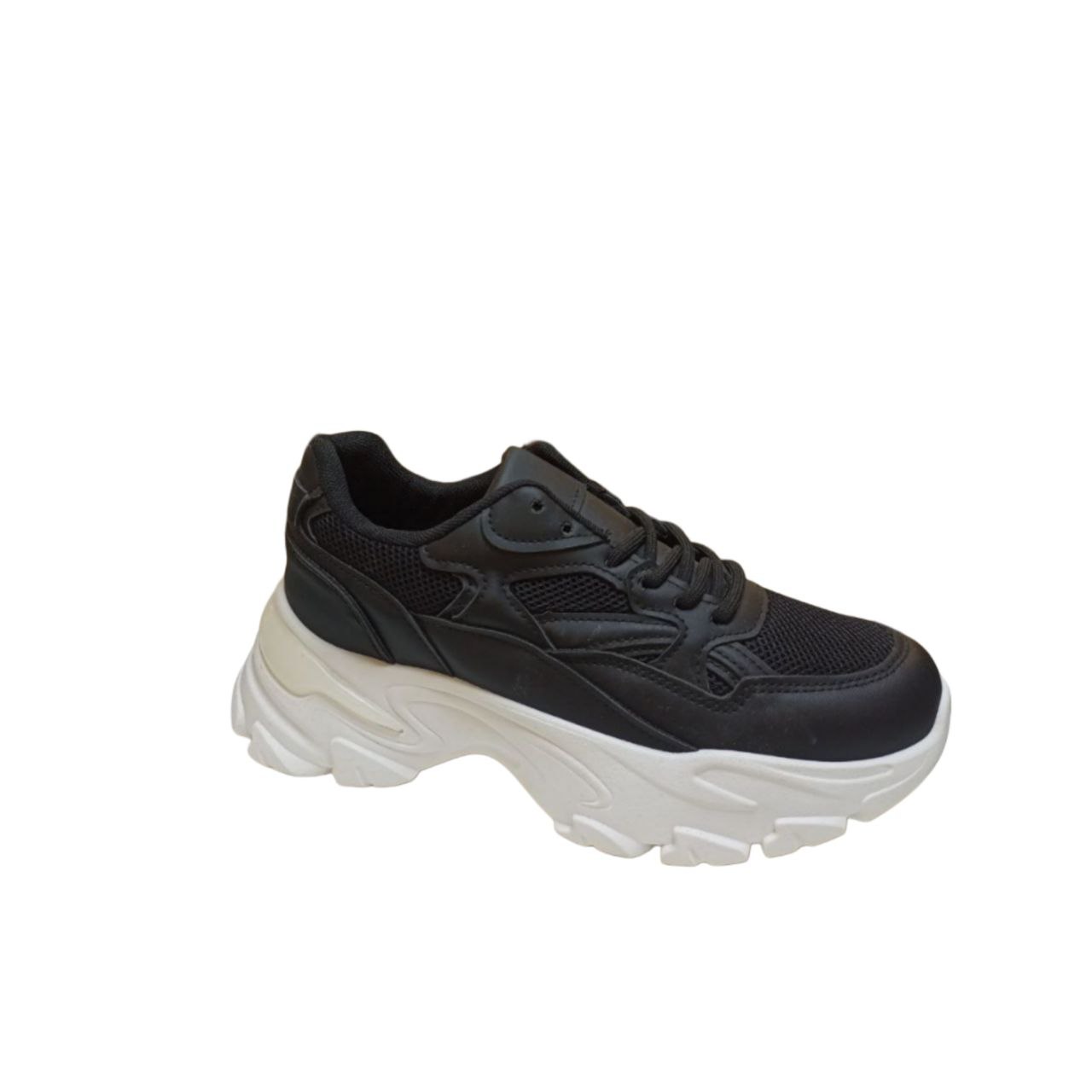 Black chunky sneaker