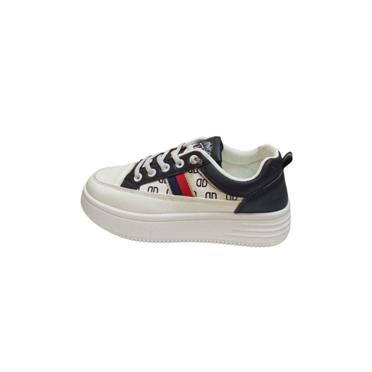 Fashionable Platform Sneaker