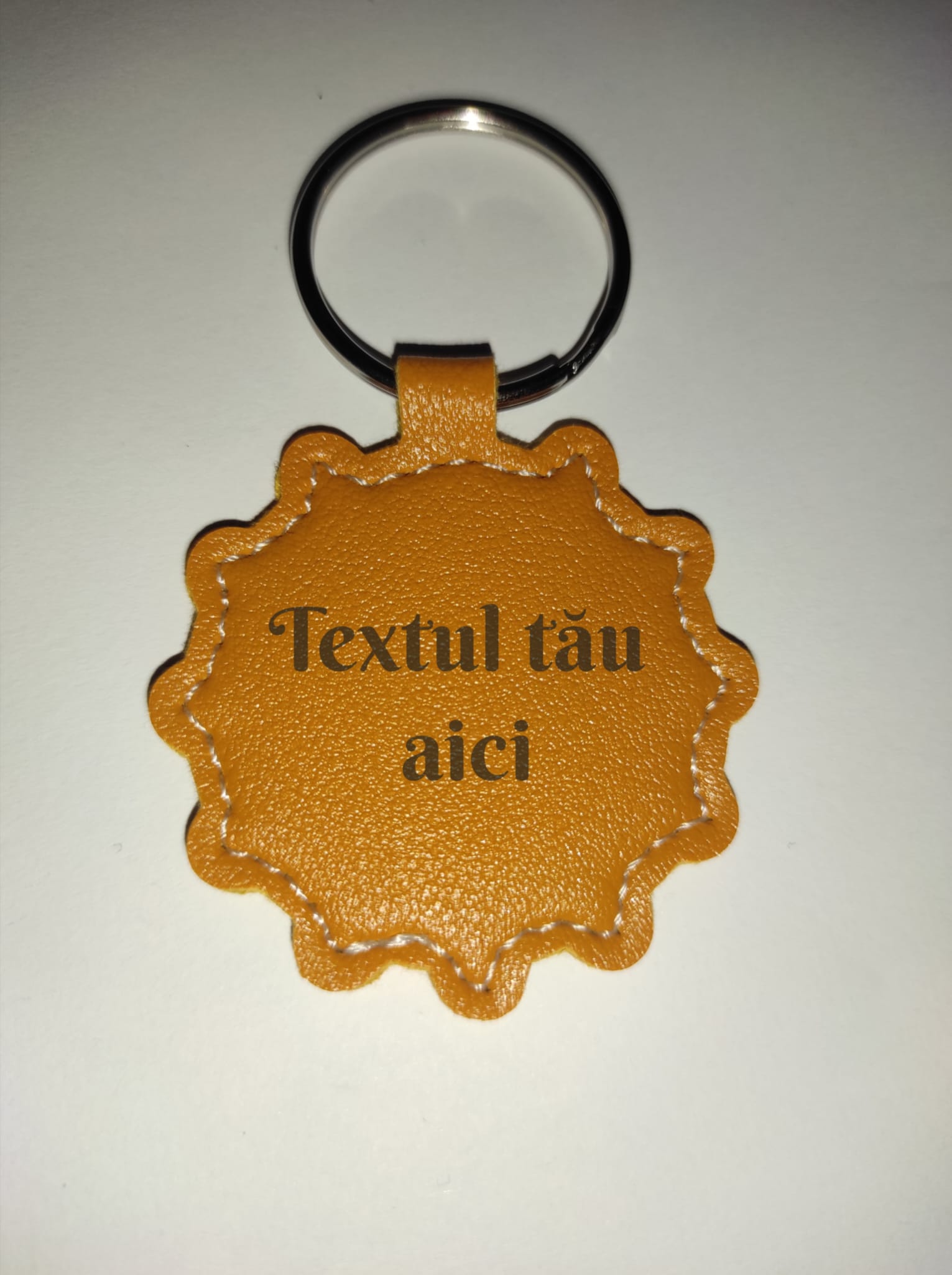 Breloc personalizat din piele 