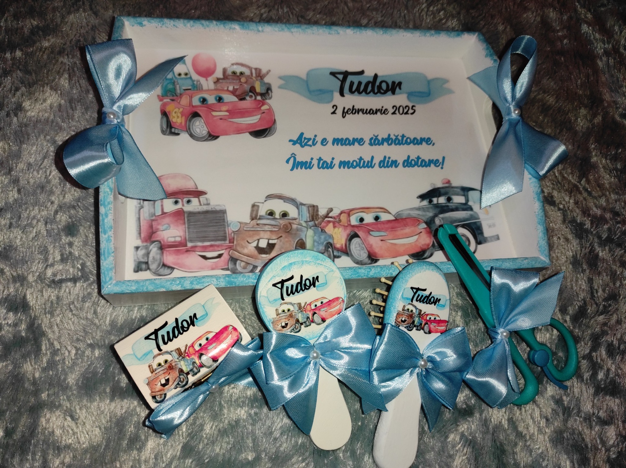 Set Tăviță moț/turtă băieți -baby blue mașini din 6 piese