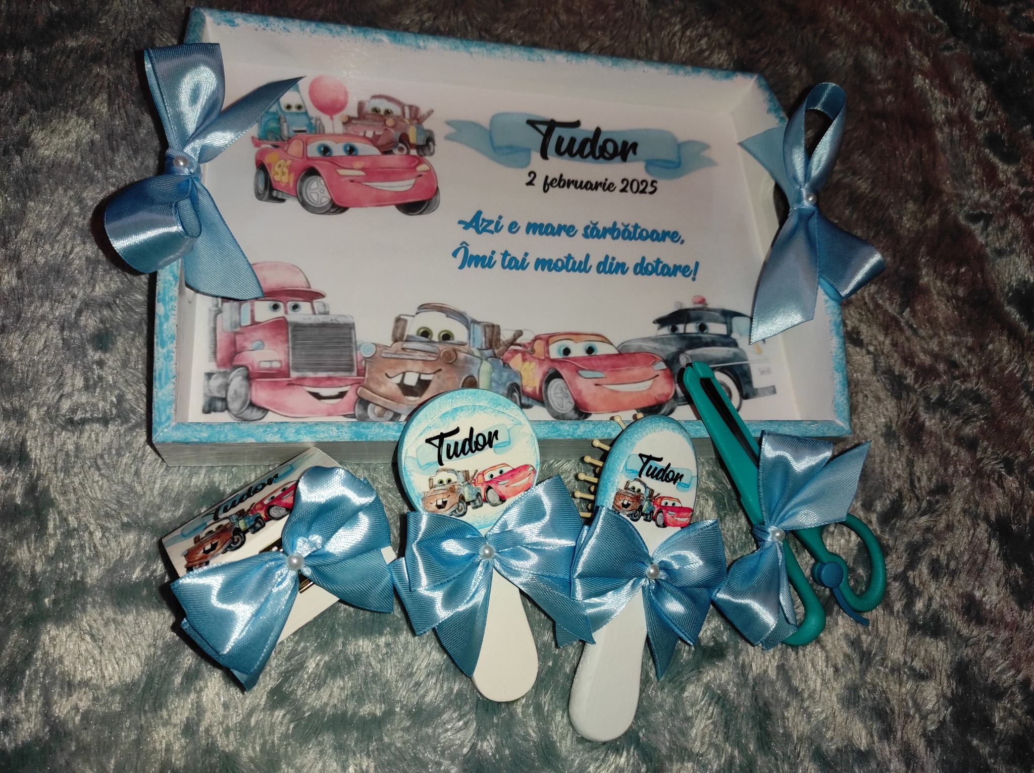 Set Tăviță moț/turtă băieți -baby blue mașini din 6 piese