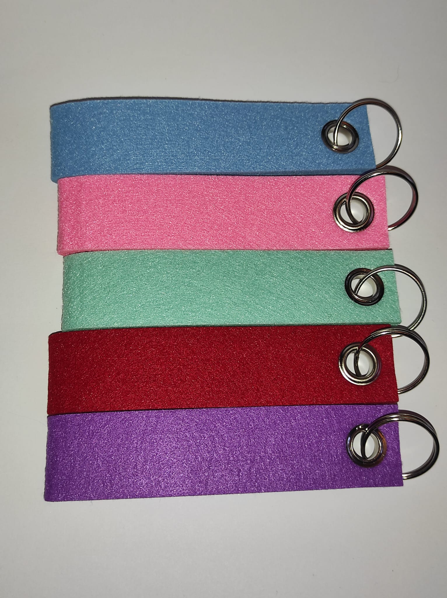 Breloc personalizat din Fetru cu nume și număr de telefon