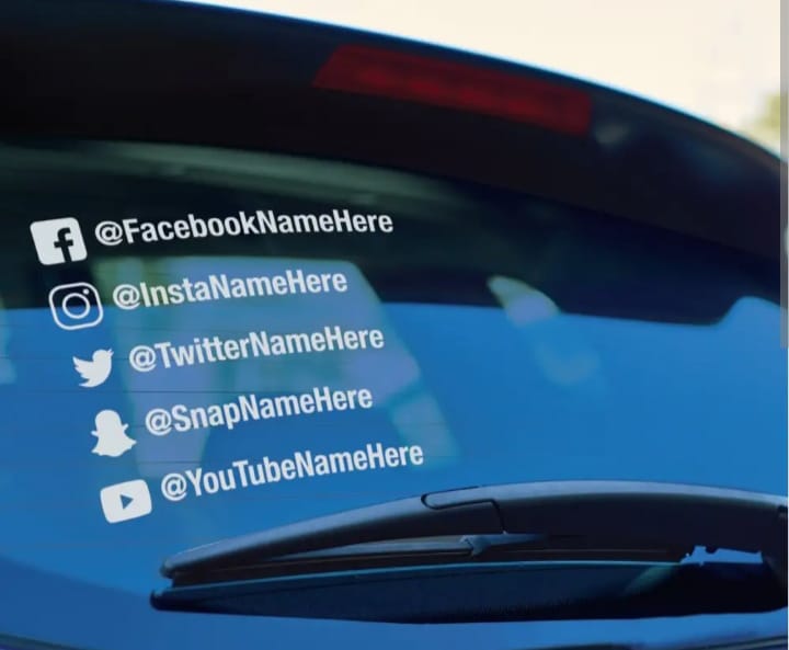 Sticker auto/moto personalizate rețele sociale 
