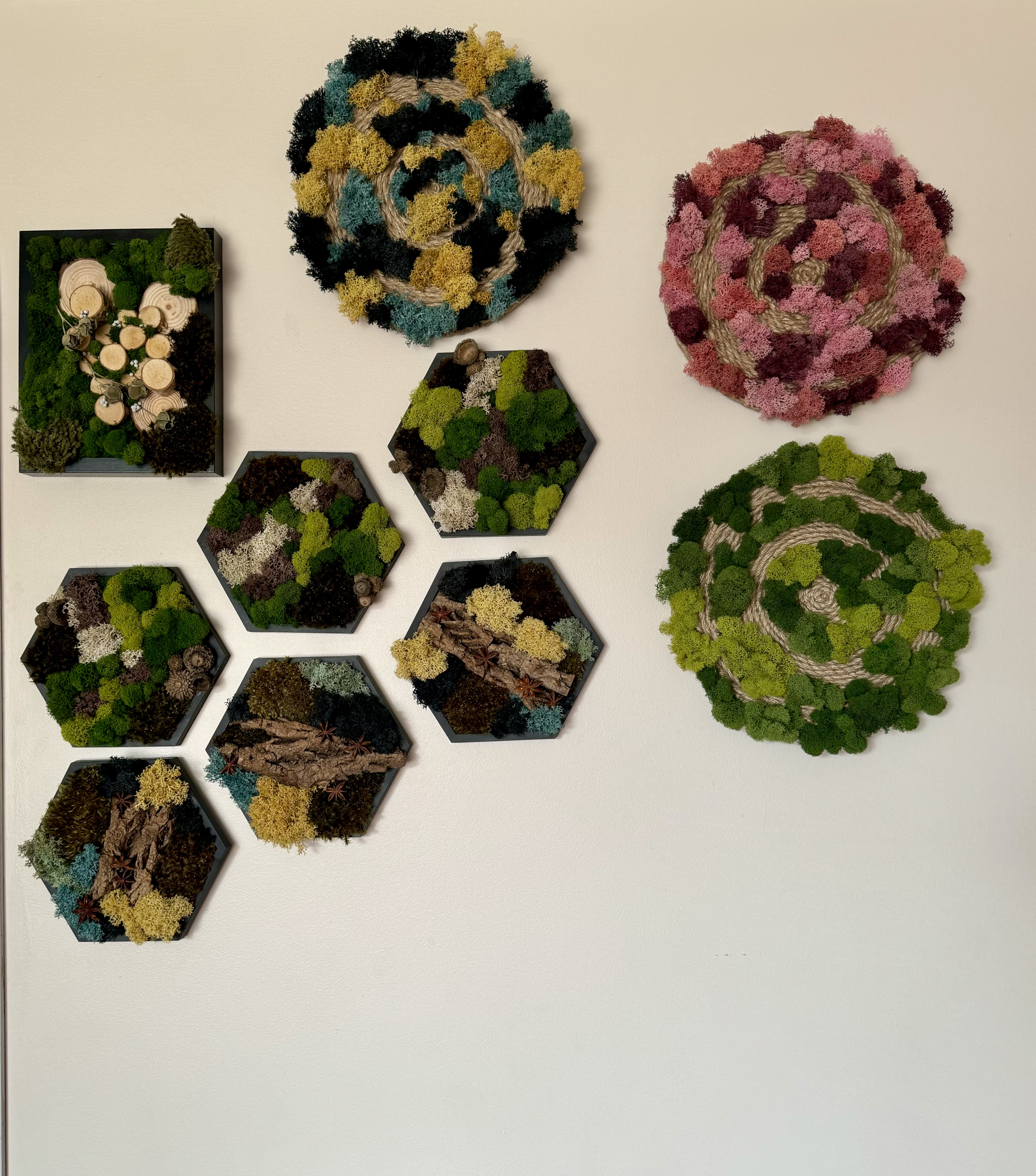 Spiral Forest – Round Preserved Moss Wall Art (12”)