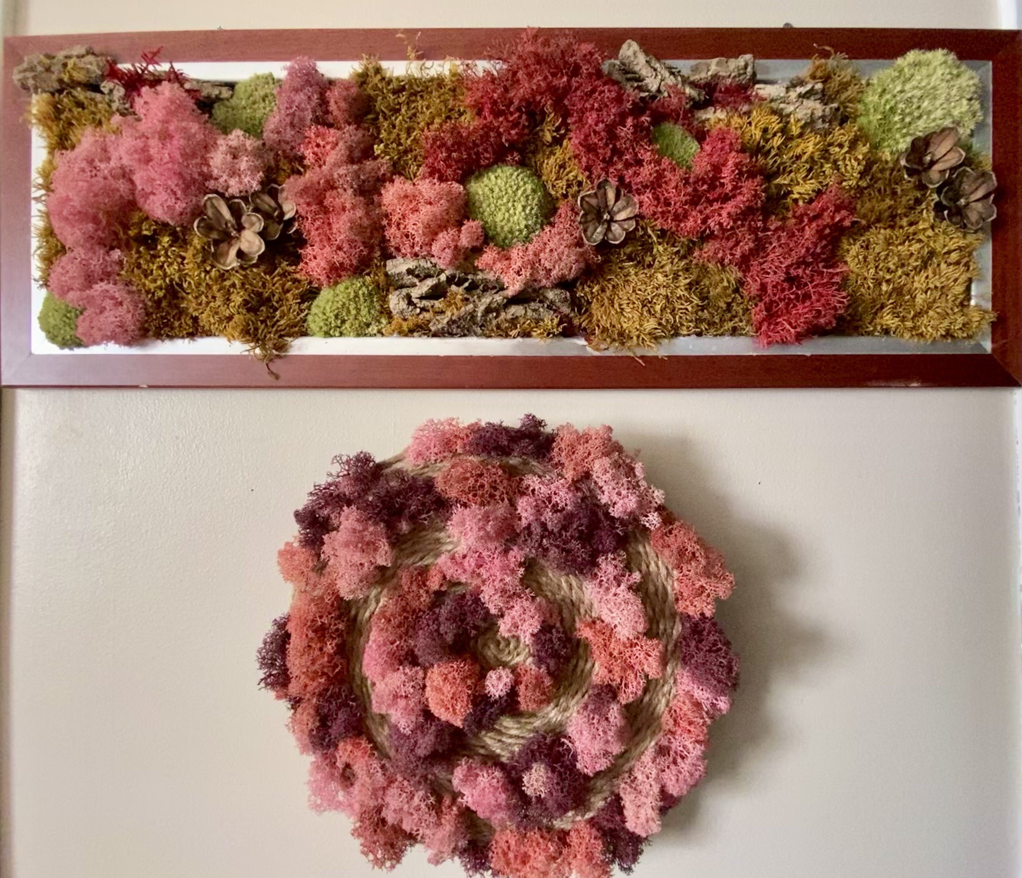 🌸 Delicate Pink Swirl — 12″ Round Moss Circle