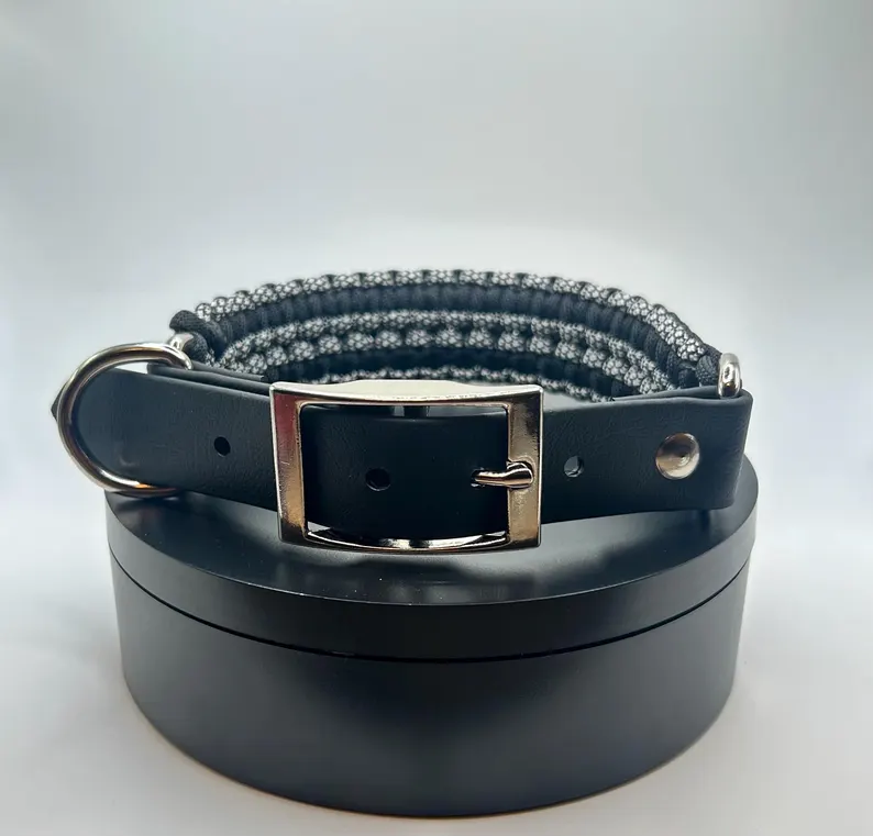 Black Toned Paracord Collar