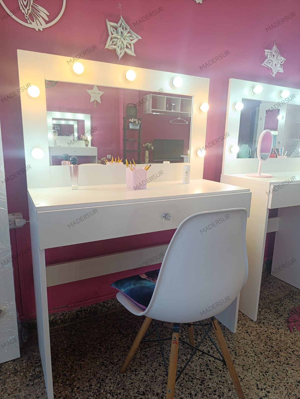 MAQUILLADOR HOLLYWOOD 1 METRO DE ANCHO